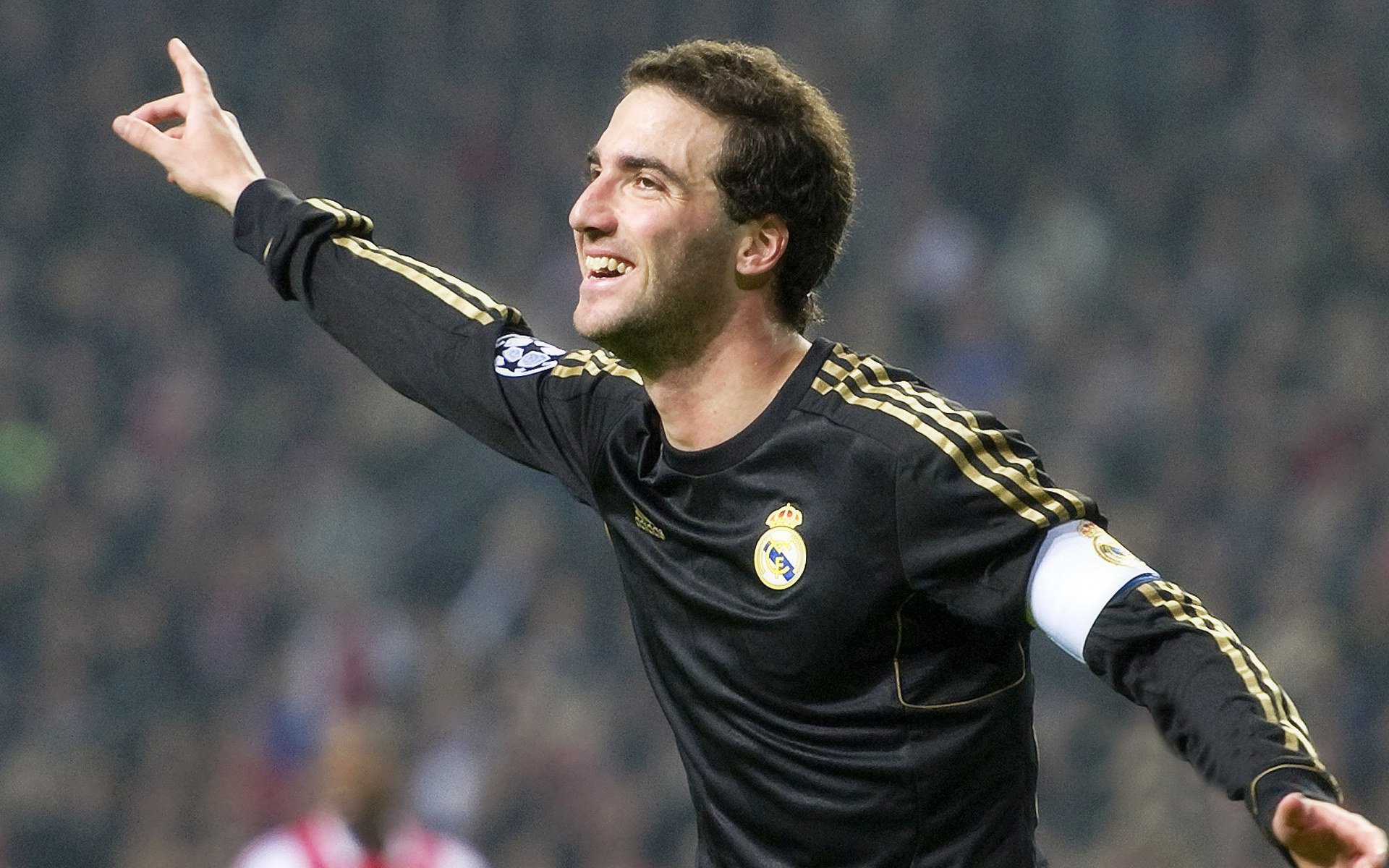 女子接力赛上演逆袭好戏,女子接力比赛4×100